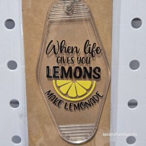 When Life Gives You Lemons Make Lemonade Keychain - Vintage Motel Style Acrylic